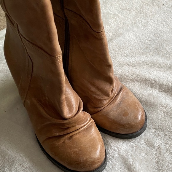 Jessica Simpson Brown Heeled Boots - Picture 5 of 9